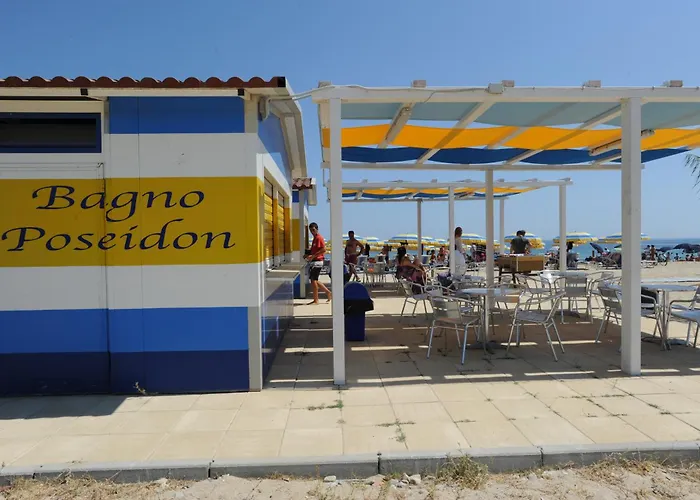 Alojamento de Acomodação e Pequeno-almoço Tritone Corigliano Calabro